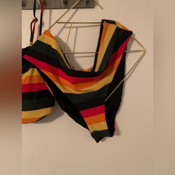 Cupshe Multi Color Reversible to Black Bikini nwot - Picture 8 of 10